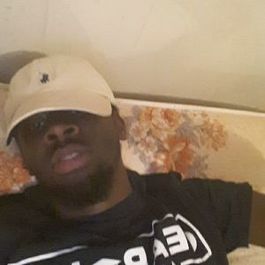 Meet your Posher, Devin